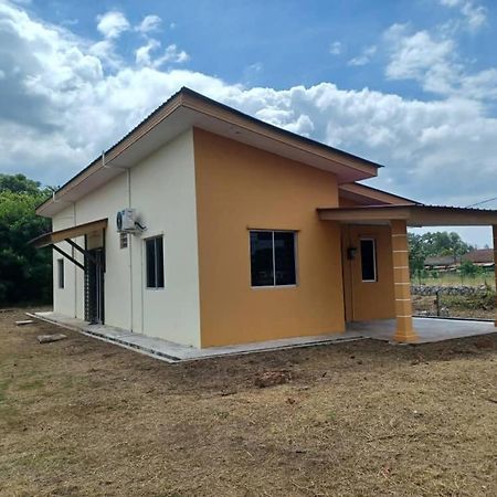 Homestay Fizie Kampong Lereh Exterior foto